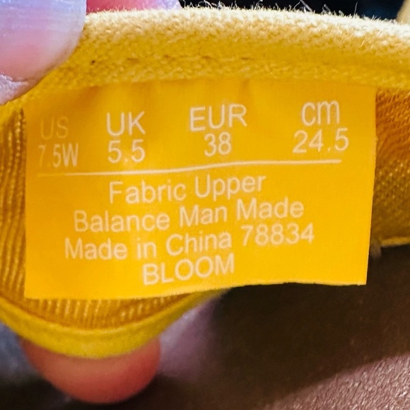 LifeStride Women's Bloom Espadrille Sandal,Yellow - Picture 10 of 10